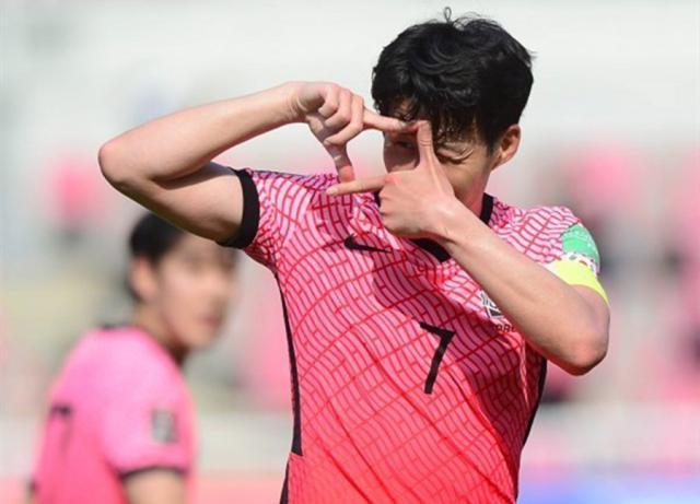 体育直播-韩国队12强赛名单孙兴慜带伤参赛 奇诚庸二世回归